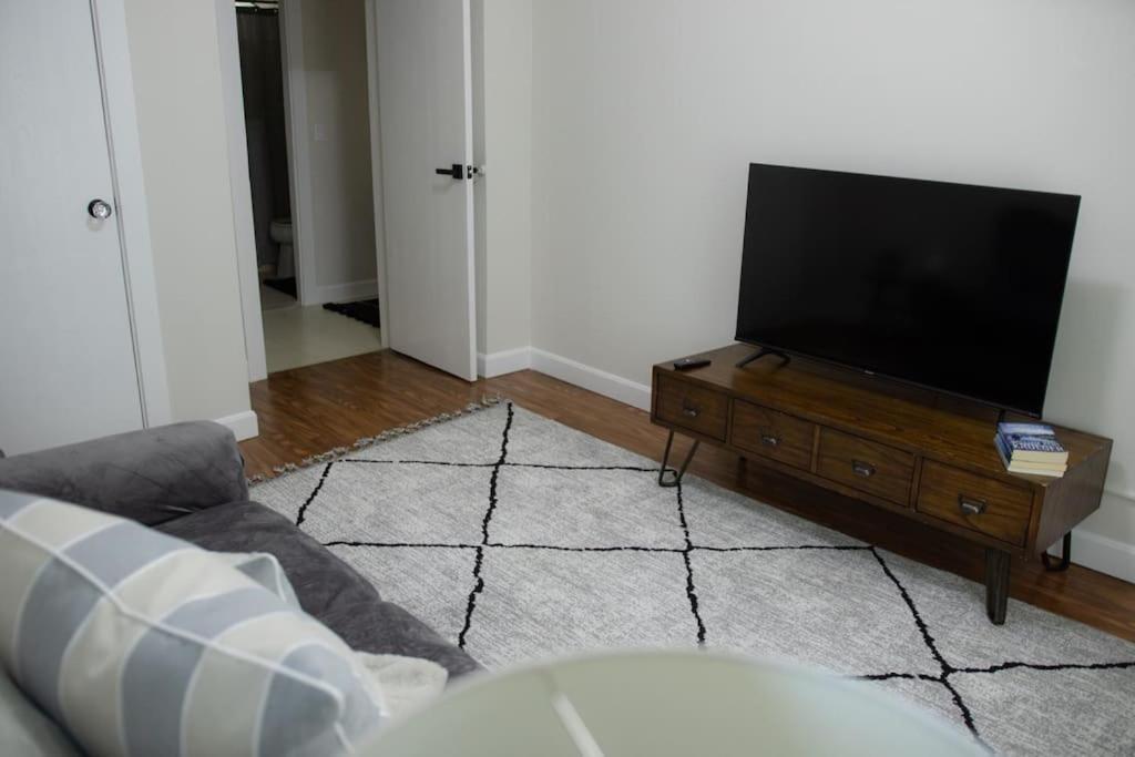Cozy Getaway Apartment Everett Luaran gambar
